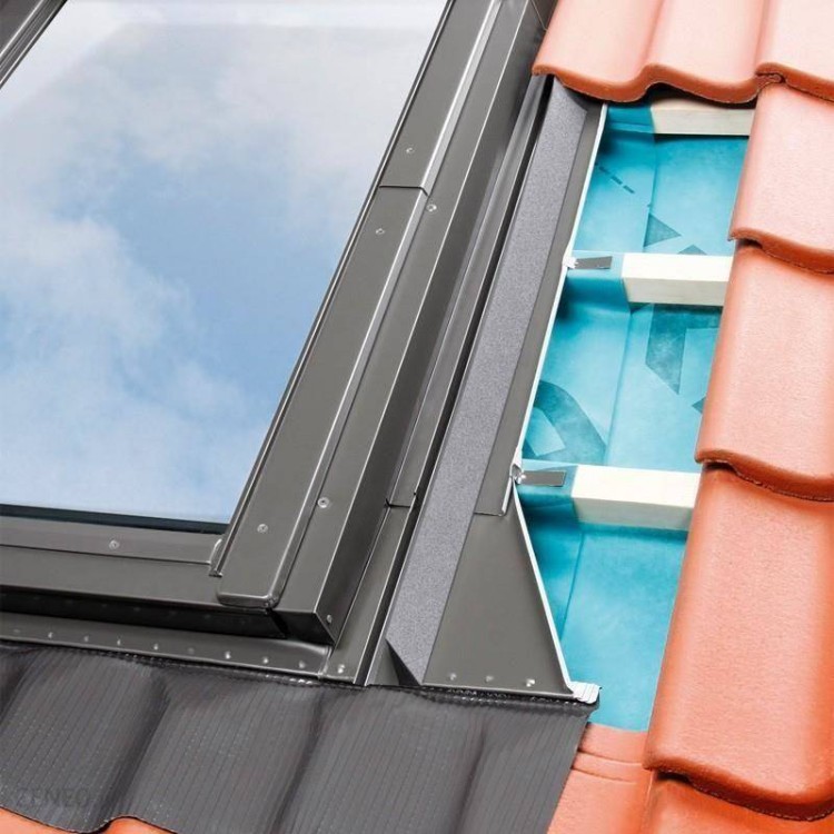 FAKRO Kołnierz do okna dachowego EHV-AT THERMO 78x140 z dodatkową termoizolacją (RAL 9005)