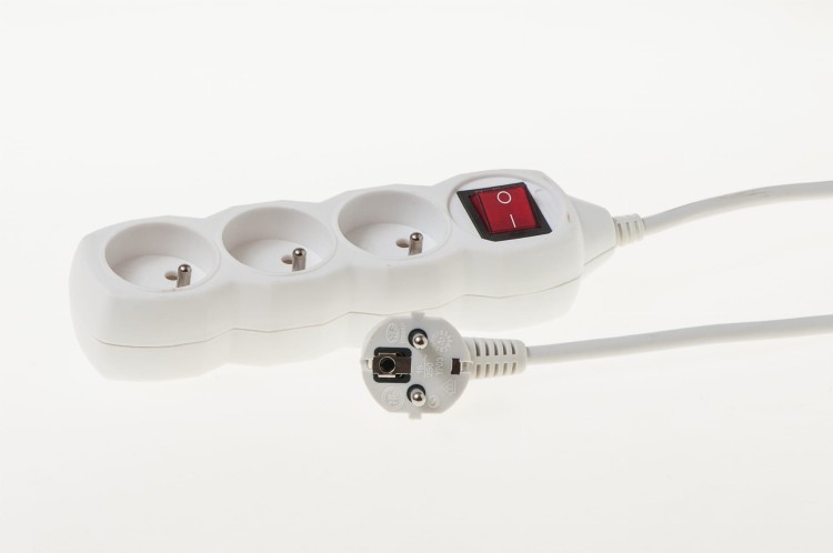 POLMARK Przedłużacz domowy nierozbieralny z wyłącznikiem 3x2PZW 3m