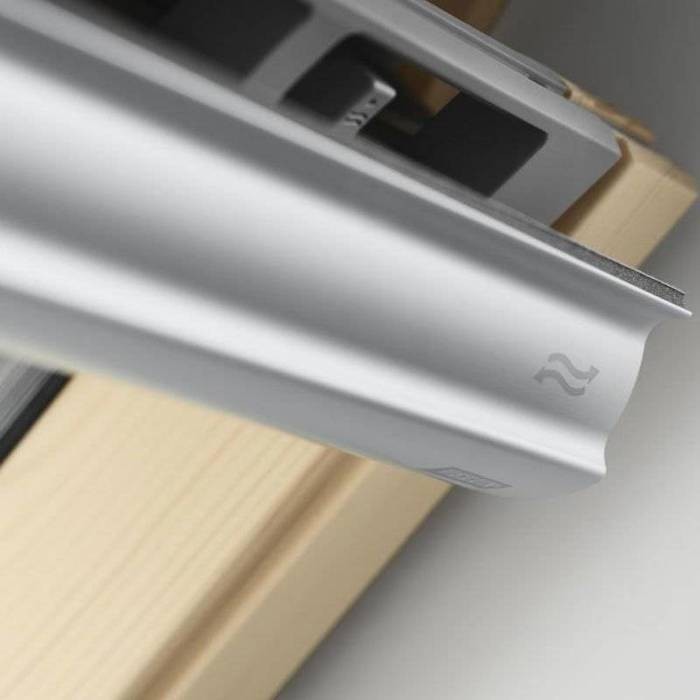 VELUX Okno drewniane 3-szybowe otwierane u góry GLL 1061 (MK08 78x140)