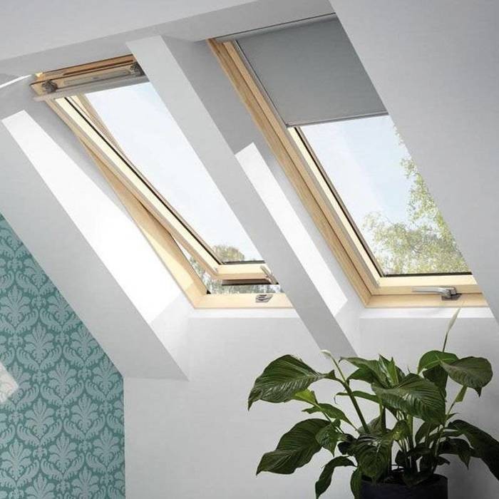VELUX Okno drewniane 3-szybowe otwierane od dołu GLL 1061B (MK06 78x118)